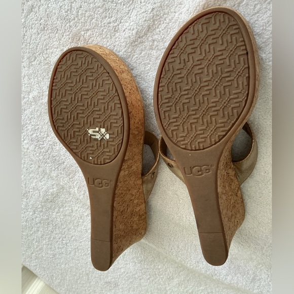 UGG Metallic Gold Cork Wedges Sz 7.5 - Picture 8 of 9